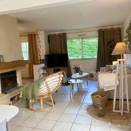 펜션 Maison Avec Jacuzzi Proche Circuit 24h Et Boulerie Jump Yvré-lʼÉvêque